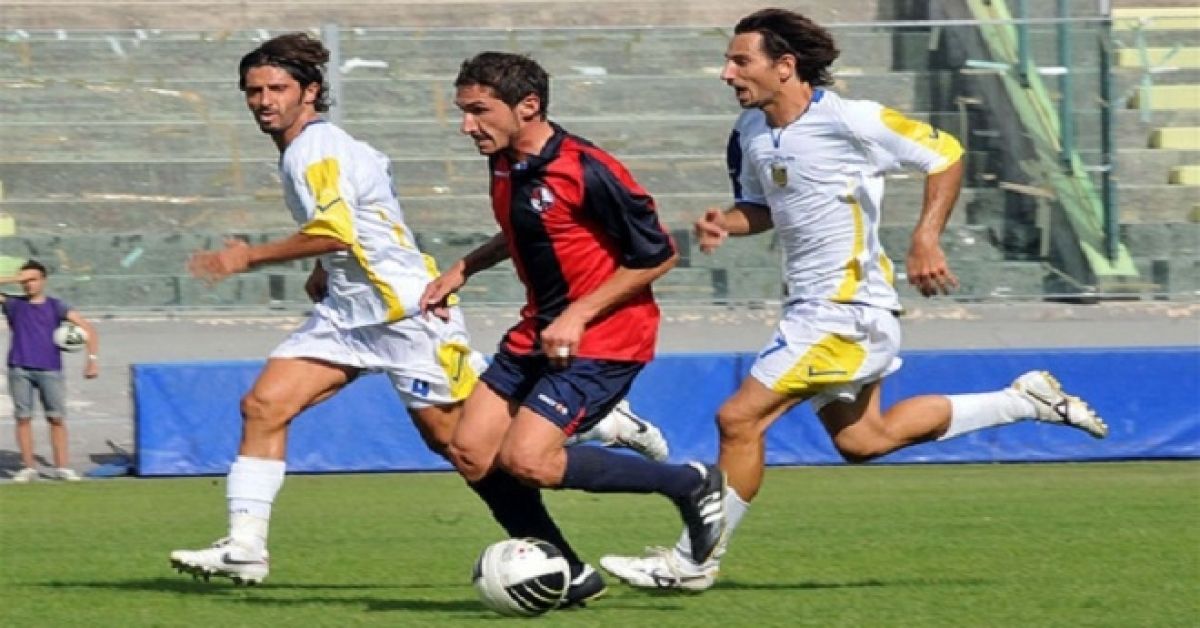 Alessandro Onesti con i colori rossoblu dell'Aquila Calcio