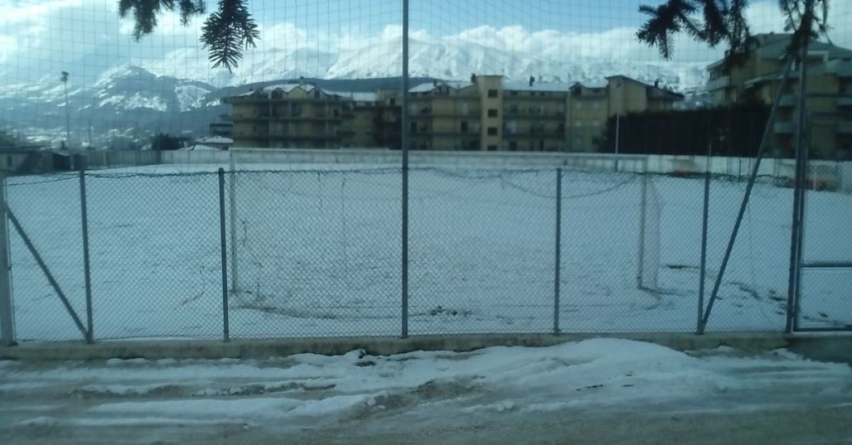Il Nello Mancini di L'Aquila ricoperto di neve. Foto del 7 marzo 2015 alle ore 11. 10