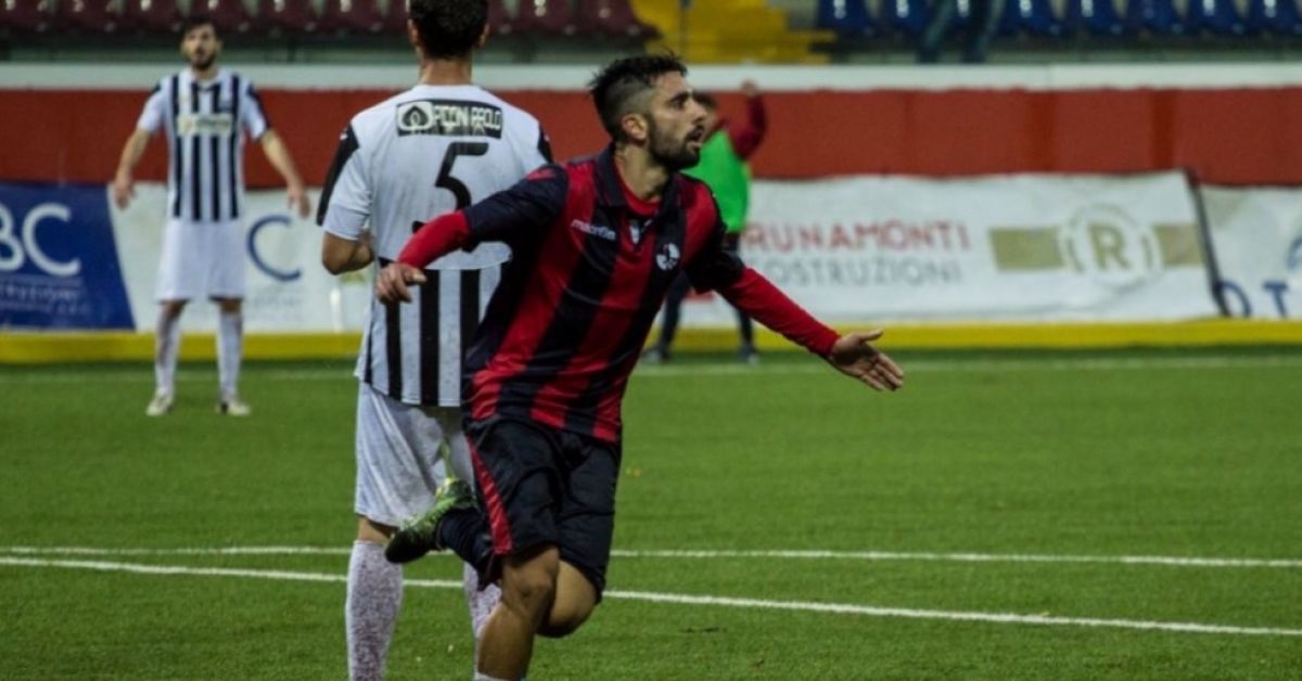 Russo esulta al terzo gol col Sansepolcro, foto GDM dal profilo del club