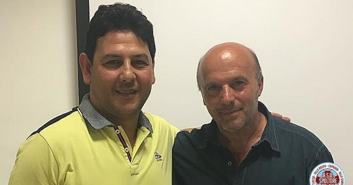 Donato Ronci (sinix) con il presidente Pompa (Foto Spoltore Calcio)