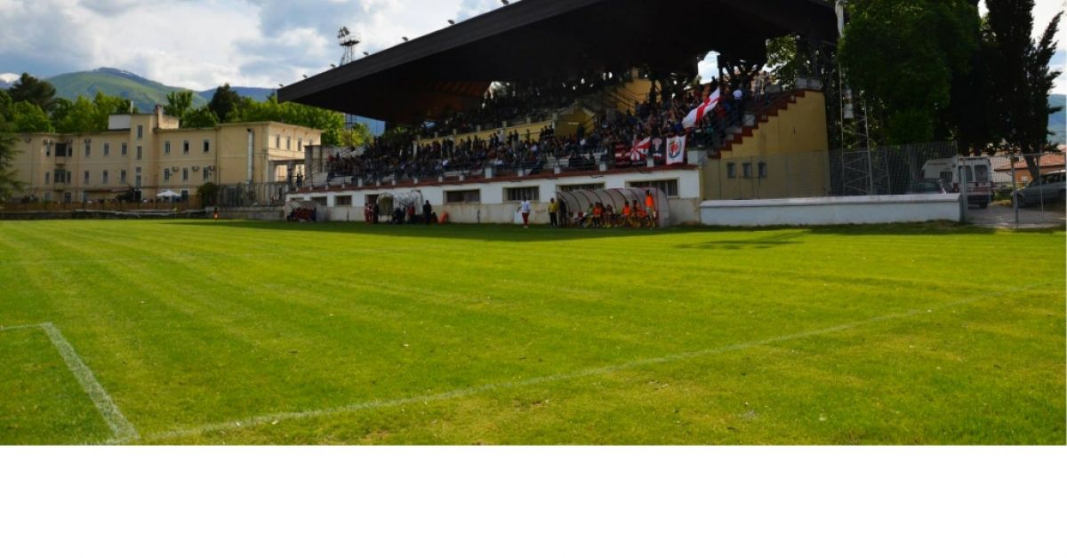 Un'immagine dello stadio Pallozzi di Sulmona