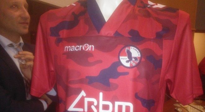 Lega Pro. Presentata la nuova maglia dell'Aquila Calcio