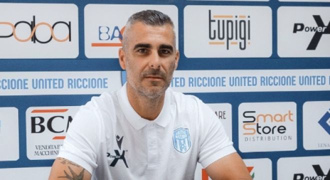 Cambio in panca per lo United Riccione: addio a mister Nico Pulzetti